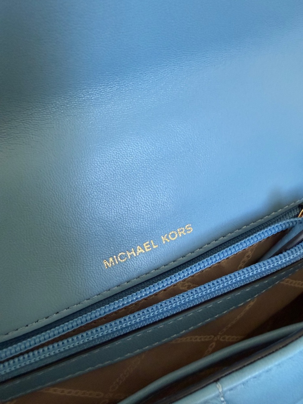 LIKE NEW Michael Kors BLUE Quilted Shoulder Bag. - Picture 8 of 9